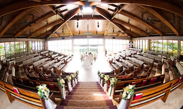 ハピネスウエディング　ハワイ挙式002 キャルバリー・バイ・ザ・シー教会挙式