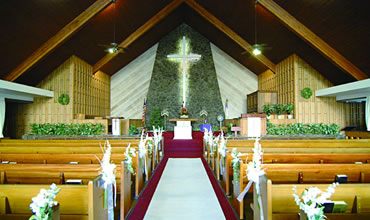 ハピネスウエディング　ハワイ挙式004 モアナルア・コミュニティ教会挙式